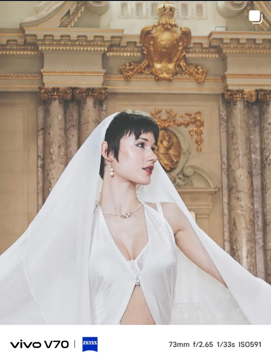 Fashion photography shot on Vivo V70 — professional model, authored lighting, commissioned for Vivo Turkey and global accounts.