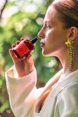 Fotoğraf: Burak Bulut Yıldırım canlı, lüks, botanik, portre, parfüm