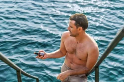 Fotoğraf: Burak Bulut Yıldırım güneşli-deniz-kıyısı-erkek-portre-yaşam-tarzı