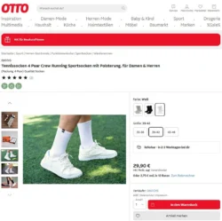 E-ticaret için çim üzerinde spor ayakkabılı beyaz tayt çorapların yerinde cilalı ürün fotoğrafçılığı; Avrupa için fotoğrafçı.